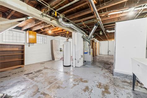 7610 Traymore Avenue Brooklyn OH 44144