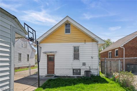 7610 Traymore Avenue Brooklyn OH 44144