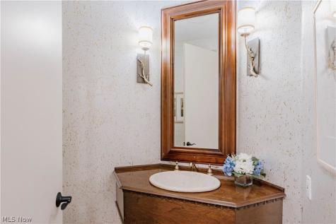 5 Brandon Court Moreland Hills OH 44022