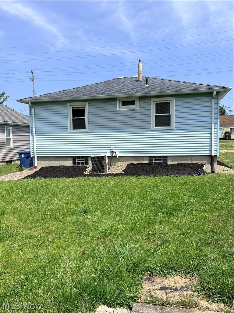 124 Caroline Avenue Hubbard OH 44425