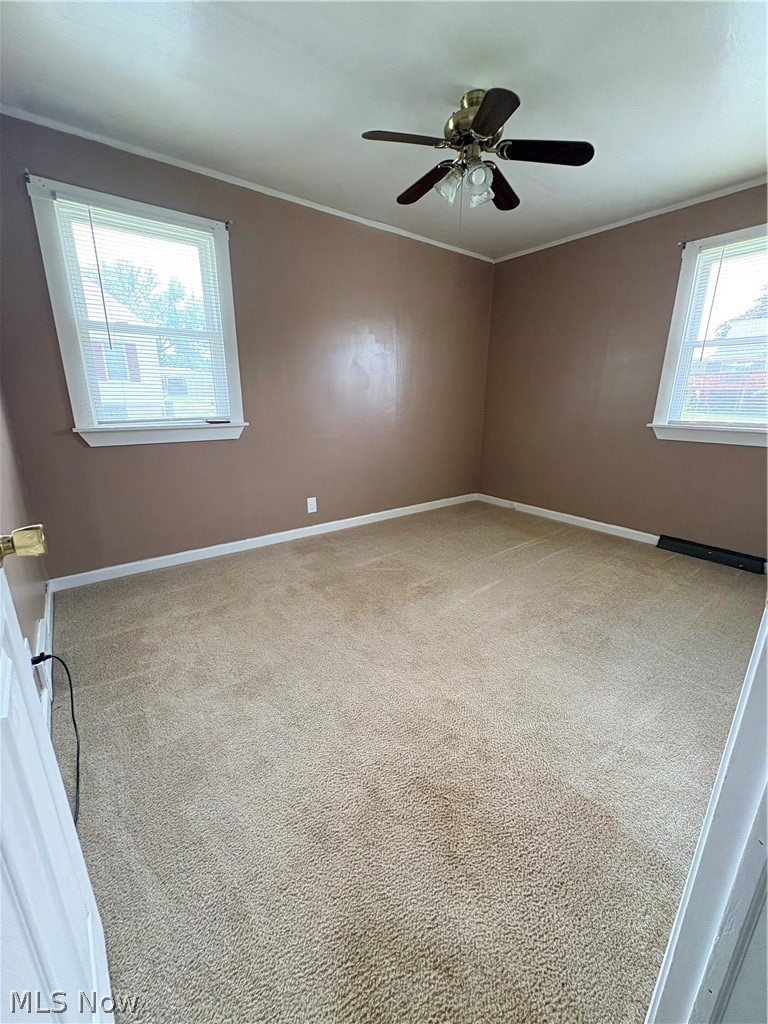 124 Caroline Avenue Hubbard OH 44425