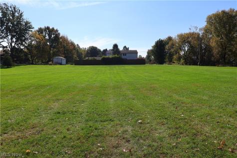 108 Country Place Grafton OH 44044
