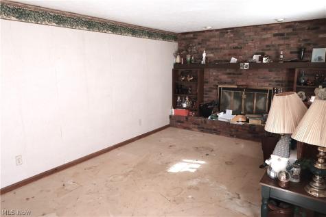 108 Country Place Grafton OH 44044