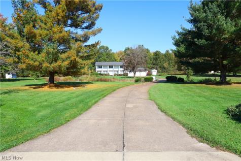 108 Country Place Grafton OH 44044