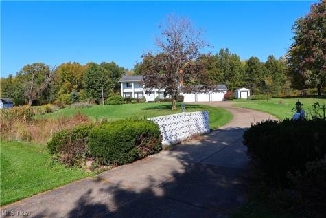 108 Country Place Grafton OH 44044