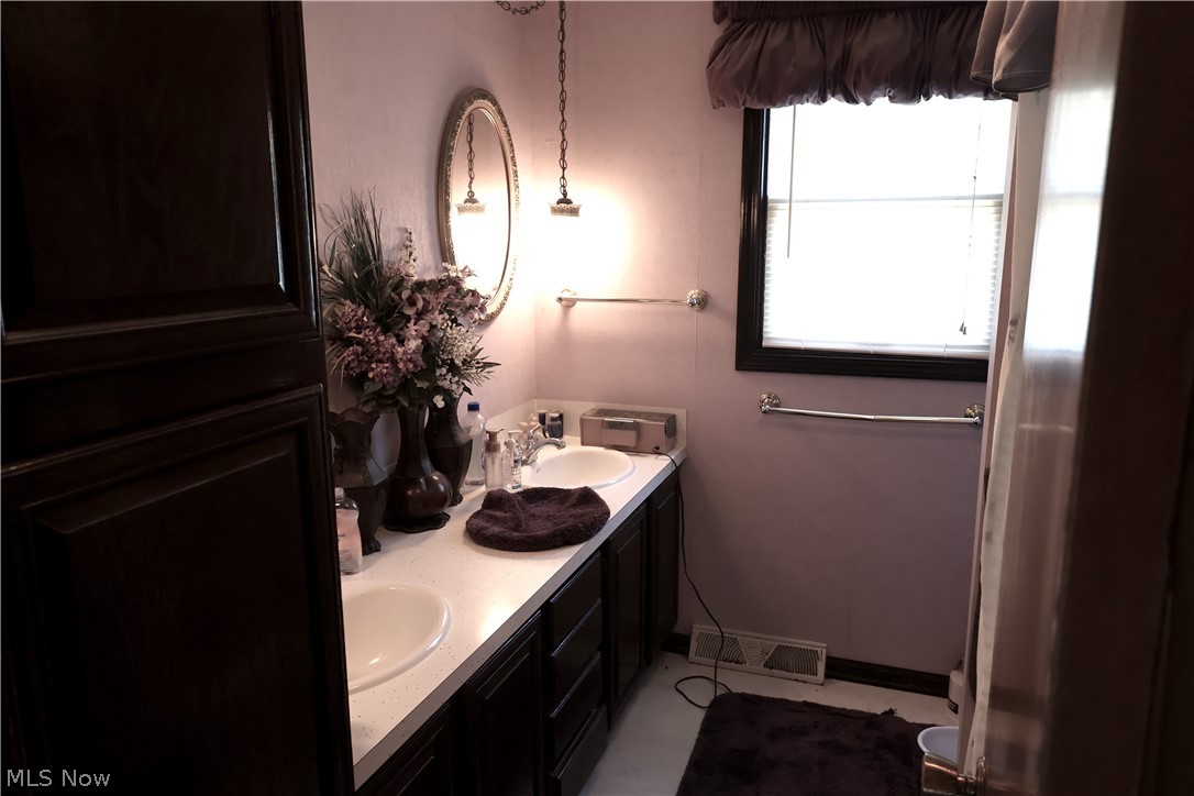 108 Country Place Grafton OH 44044