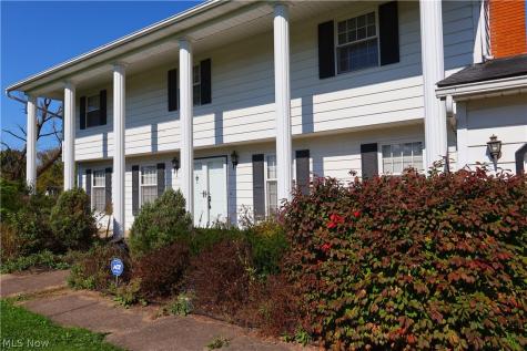 108 Country Place Grafton OH 44044
