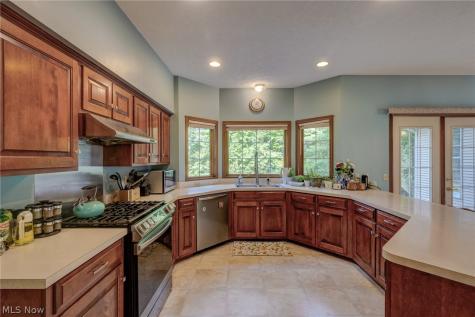 6506 Forestwood Street NW Canton OH 44718