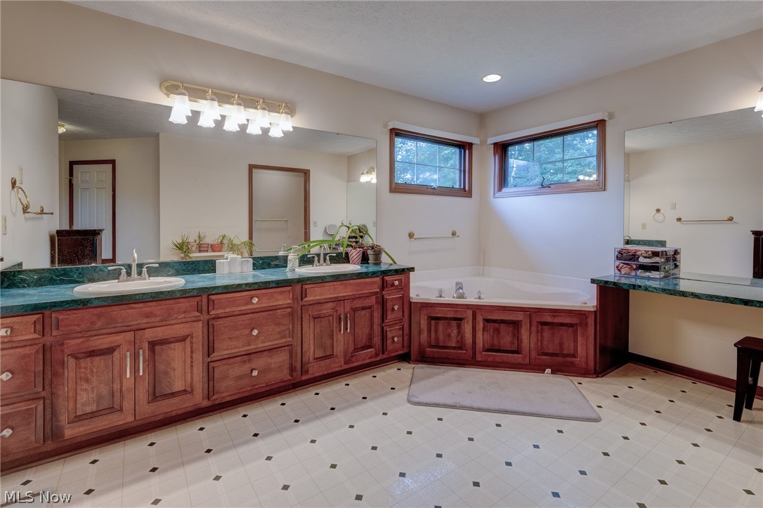 6506 Forestwood Street NW Canton OH 44718