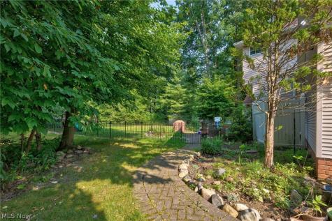 6506 Forestwood Street NW Canton OH 44718