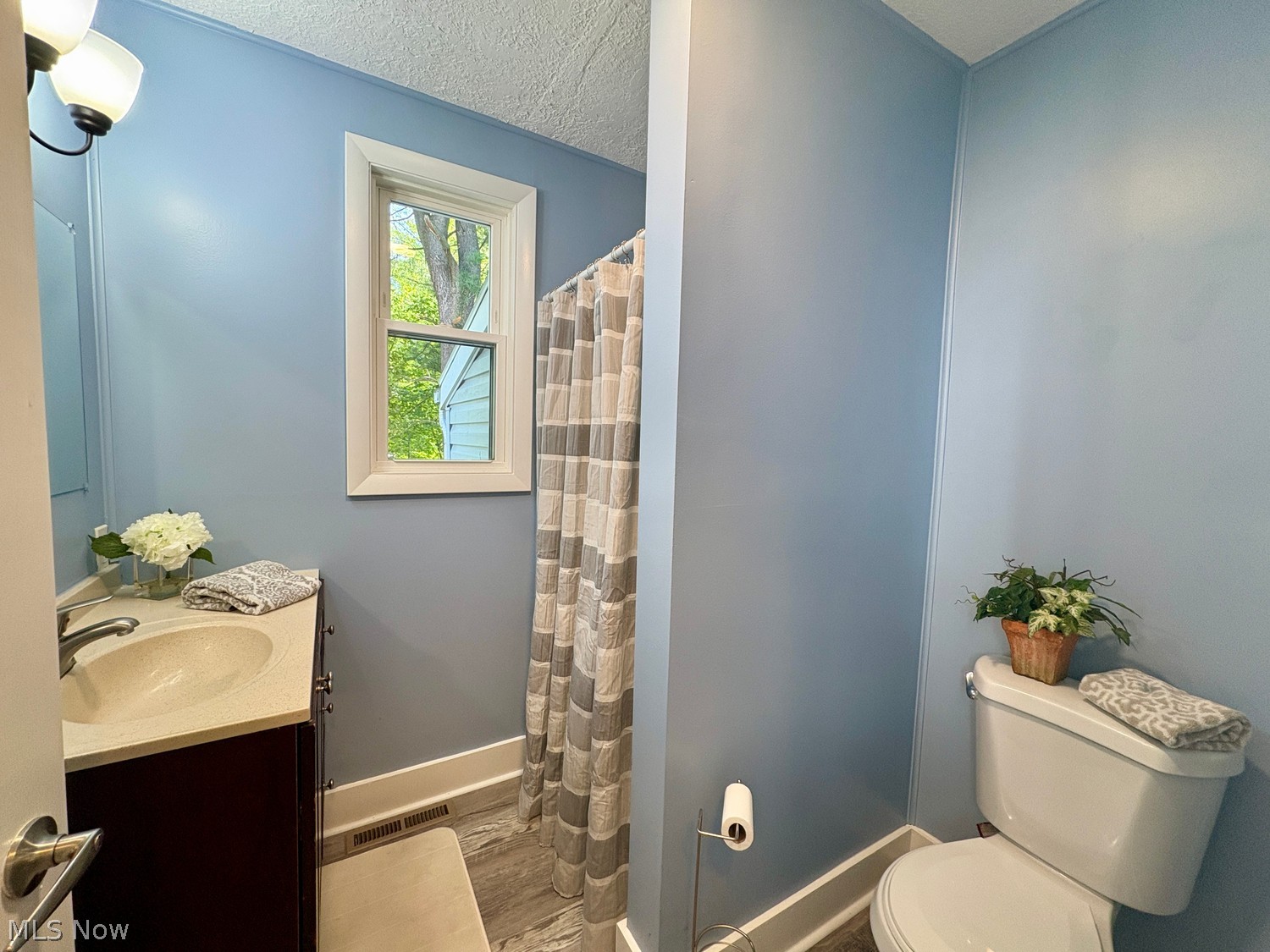 115 W Main Street Seville OH 44273
