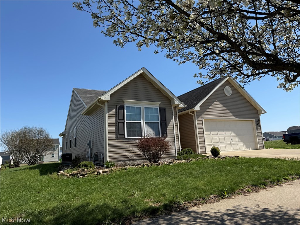 5245 Monroe Square E Barberton OH 44203
