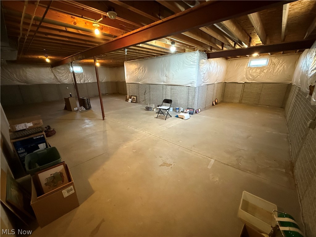 5245 Monroe Square E Barberton OH 44203