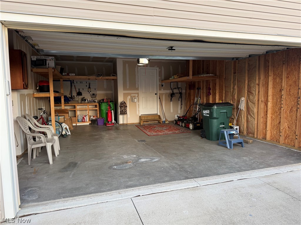 5245 Monroe Square E Barberton OH 44203