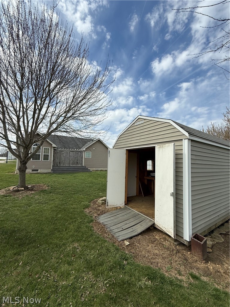 5245 Monroe Square E Barberton OH 44203