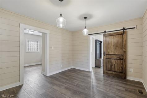 2562 Graham Avenue Akron OH 44312
