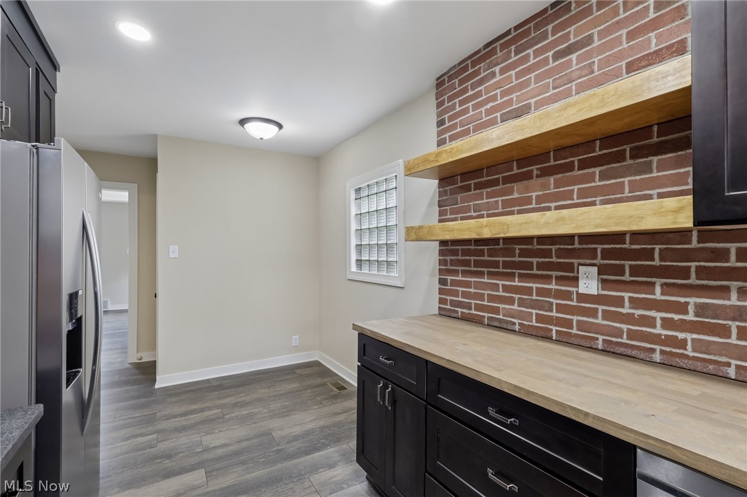 2562 Graham Avenue Akron OH 44312