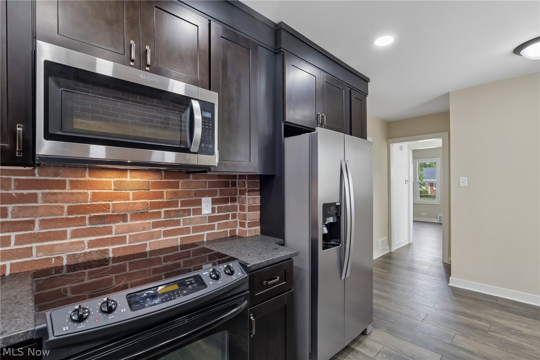 2562 Graham Avenue Akron OH 44312