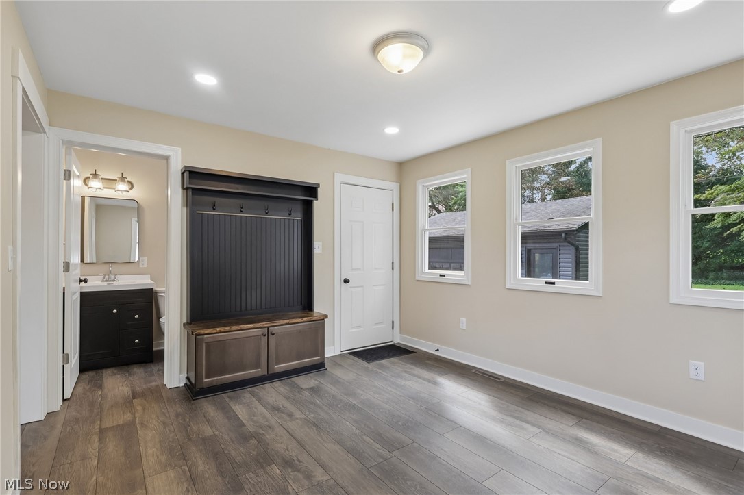 2562 Graham Avenue Akron OH 44312