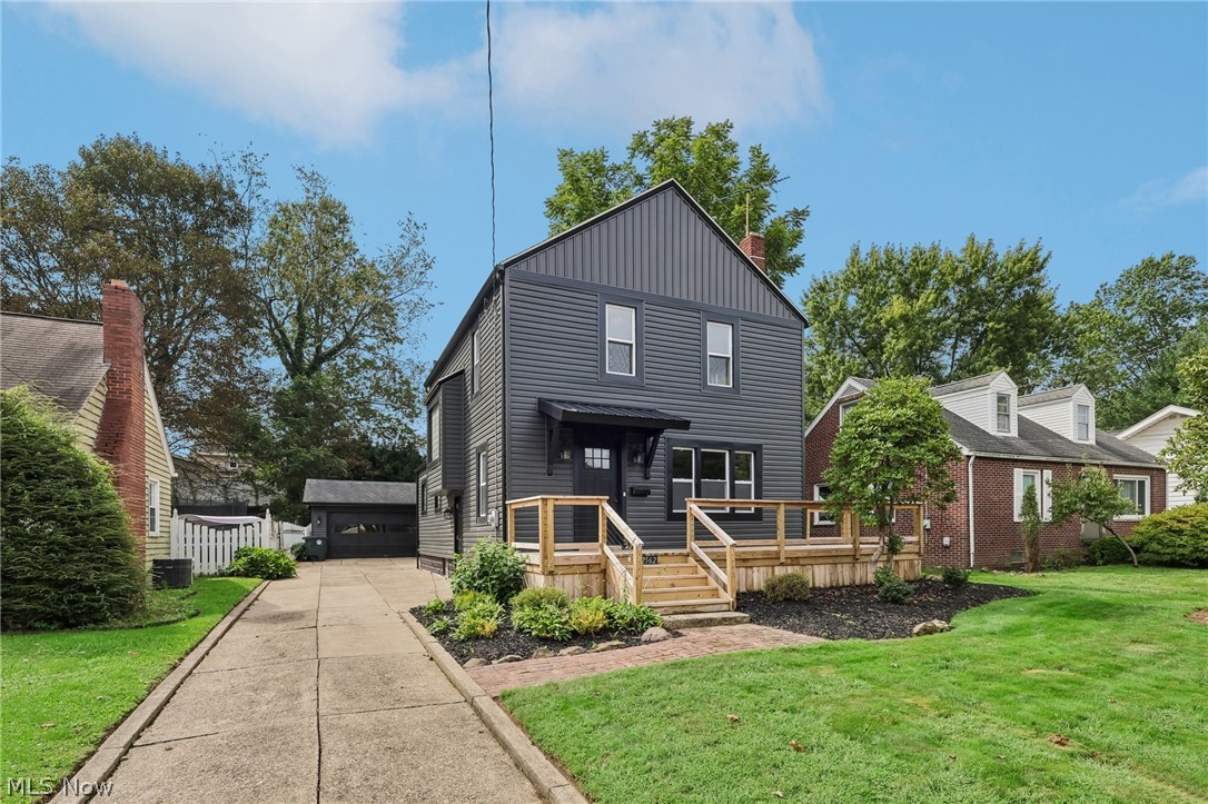 2562 Graham Avenue Akron OH 44312