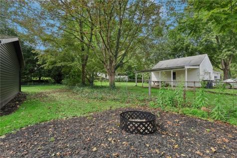 2562 Graham Avenue Akron OH 44312