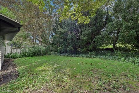 2562 Graham Avenue Akron OH 44312