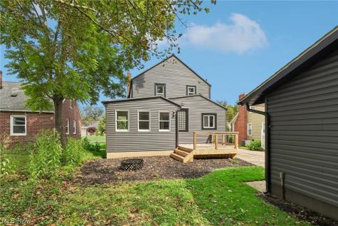 2562 Graham Avenue Akron OH 44312