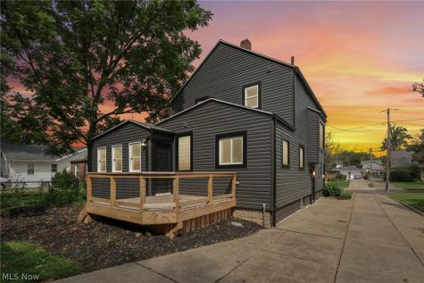 2562 Graham Avenue Akron OH 44312