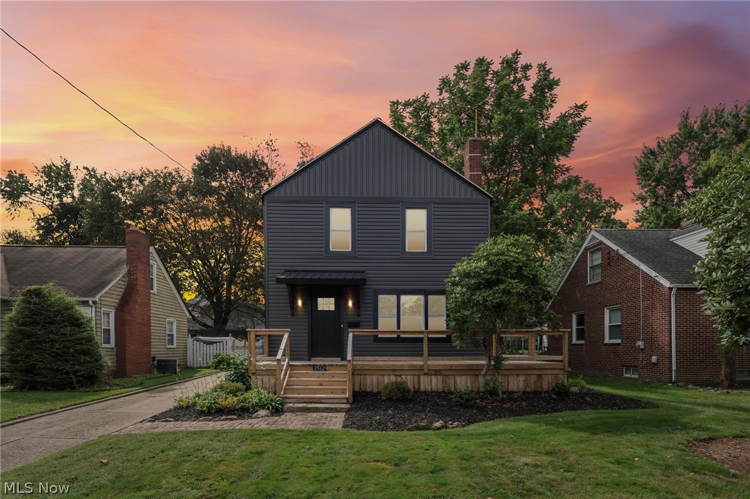 2562 Graham Avenue Akron OH 44312