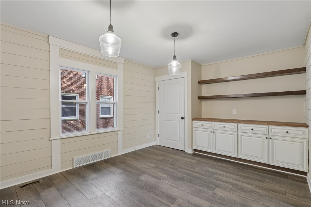 2562 Graham Avenue Akron OH 44312