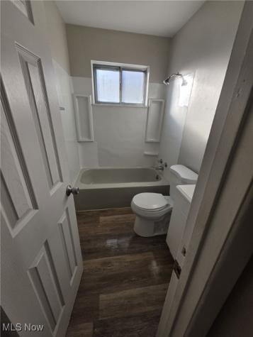 16610 Priebe Avenue Cleveland OH 44128