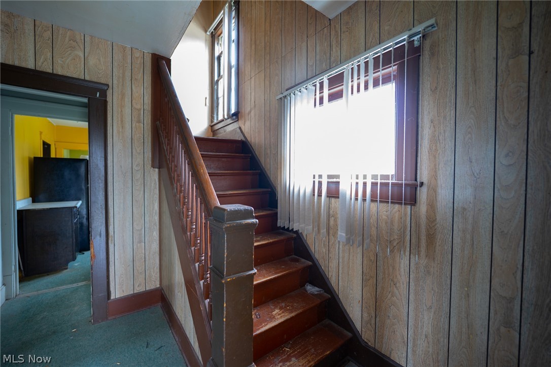 148 Oak Street Elyria OH 44035
