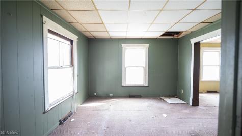 148 Oak Street Elyria OH 44035