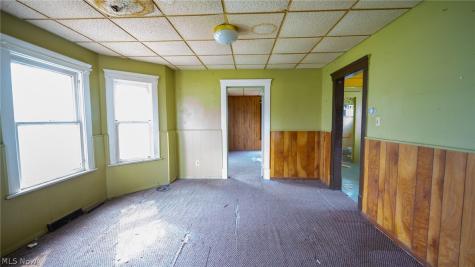 148 Oak Street Elyria OH 44035