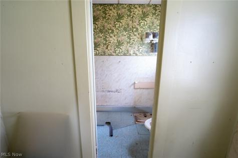 148 Oak Street Elyria OH 44035