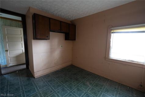 148 Oak Street Elyria OH 44035