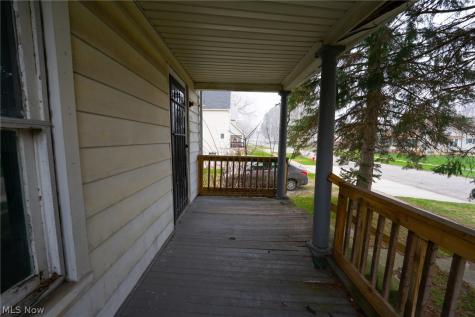 148 Oak Street Elyria OH 44035