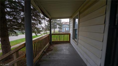 148 Oak Street Elyria OH 44035