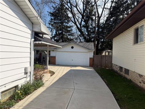 10272 North Church Drive Parma Heights OH 44130