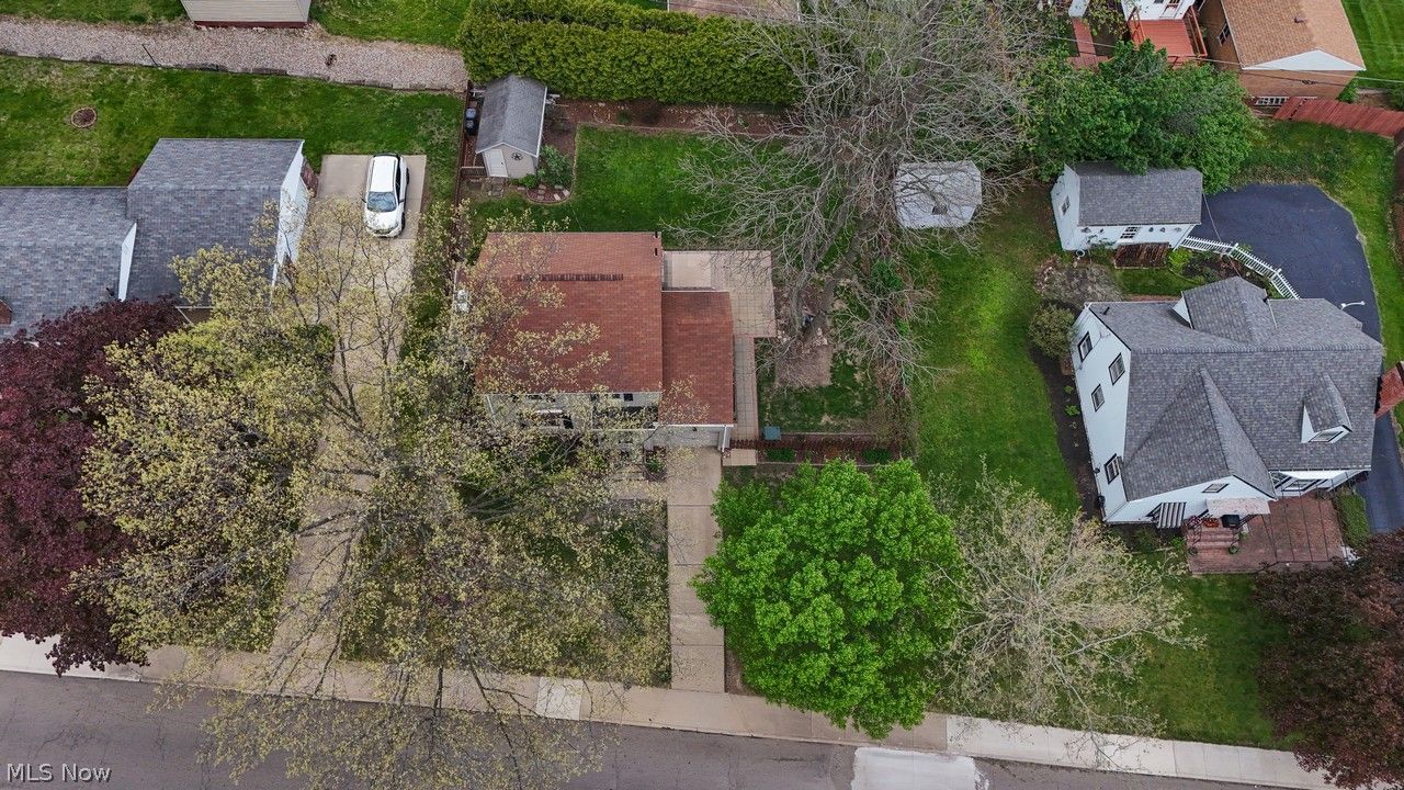 1422 Monument Road NW Canton OH 44703