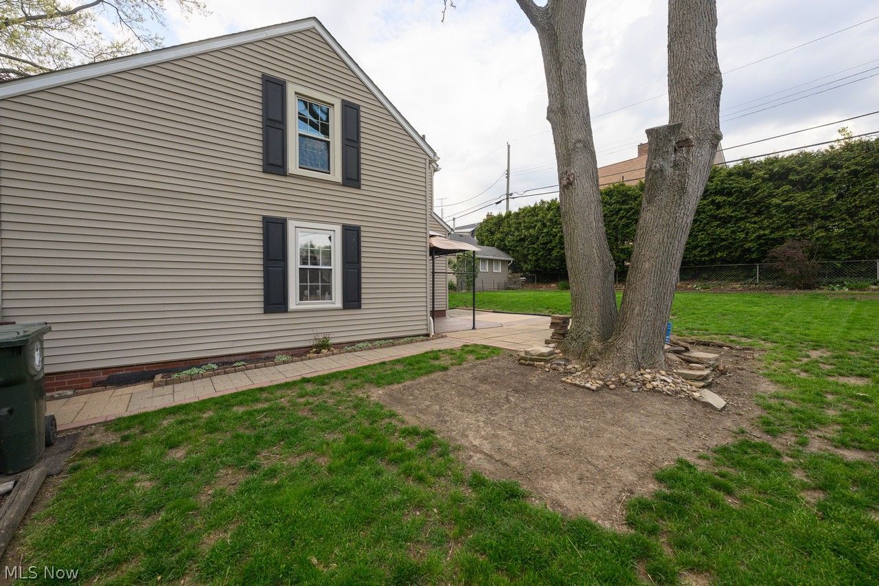 1422 Monument Road NW Canton OH 44703
