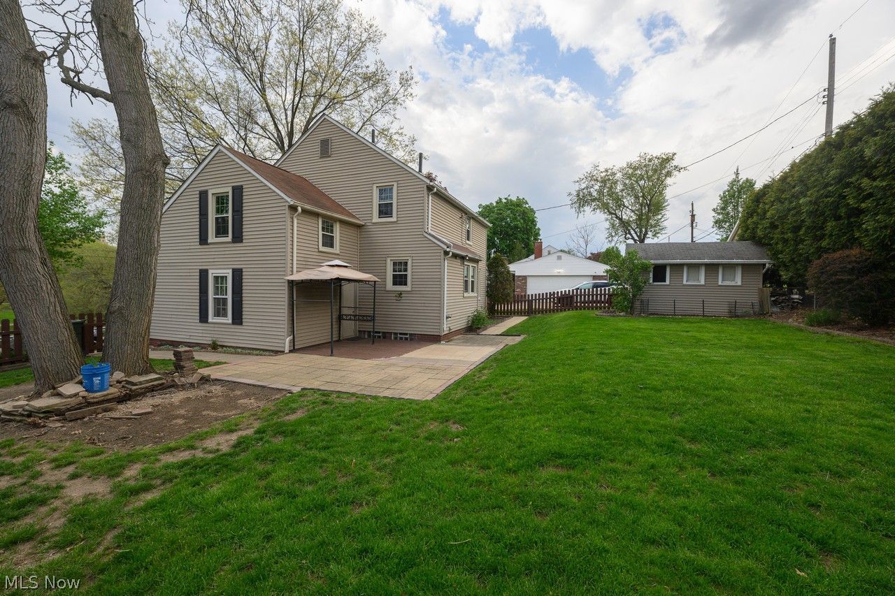 1422 Monument Road NW Canton OH 44703