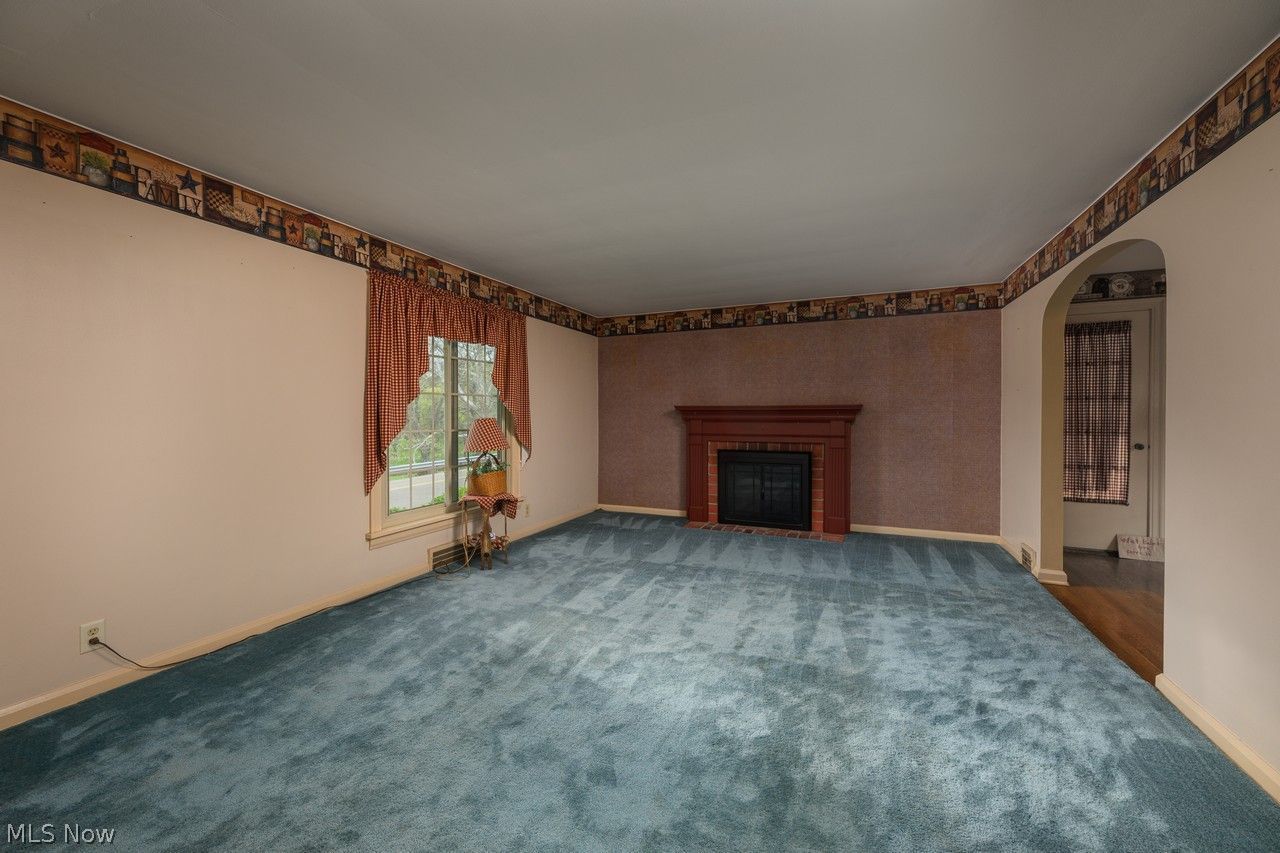 1422 Monument Road NW Canton OH 44703