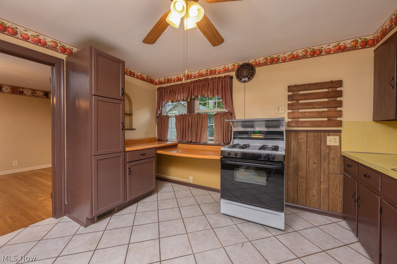 1422 Monument Road NW Canton OH 44703