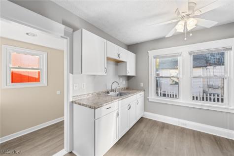 2027 Treadway Avenue Cleveland OH 44109