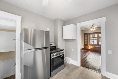2027 Treadway Avenue Cleveland OH 44109