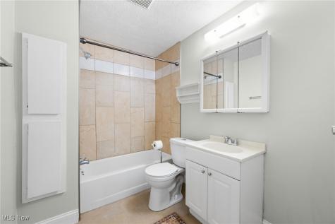 2027 Treadway Avenue Cleveland OH 44109