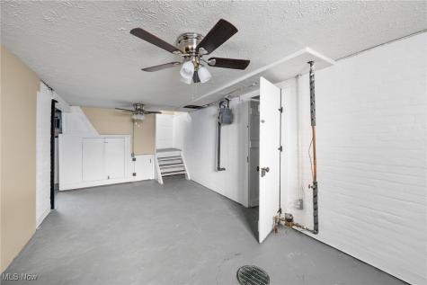 2027 Treadway Avenue Cleveland OH 44109
