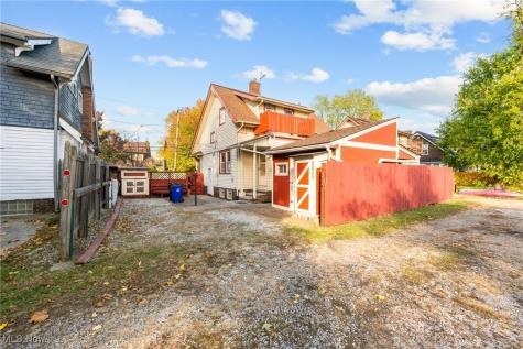 2027 Treadway Avenue Cleveland OH 44109
