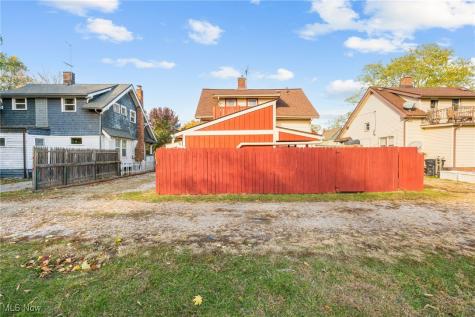 2027 Treadway Avenue Cleveland OH 44109